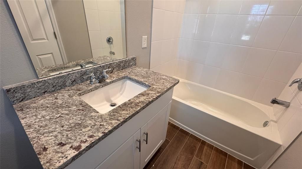 待售: $385,000 (3 贝兹, 2 浴室, 1724 平方英尺)