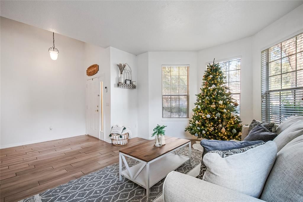 En Venta: $379,995 (3 camas, 2 baños, 1774 Pies cuadrados)