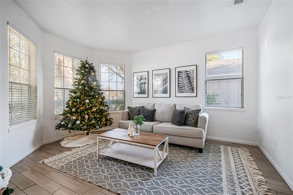 En Venta: $379,995 (3 camas, 2 baños, 1774 Pies cuadrados)