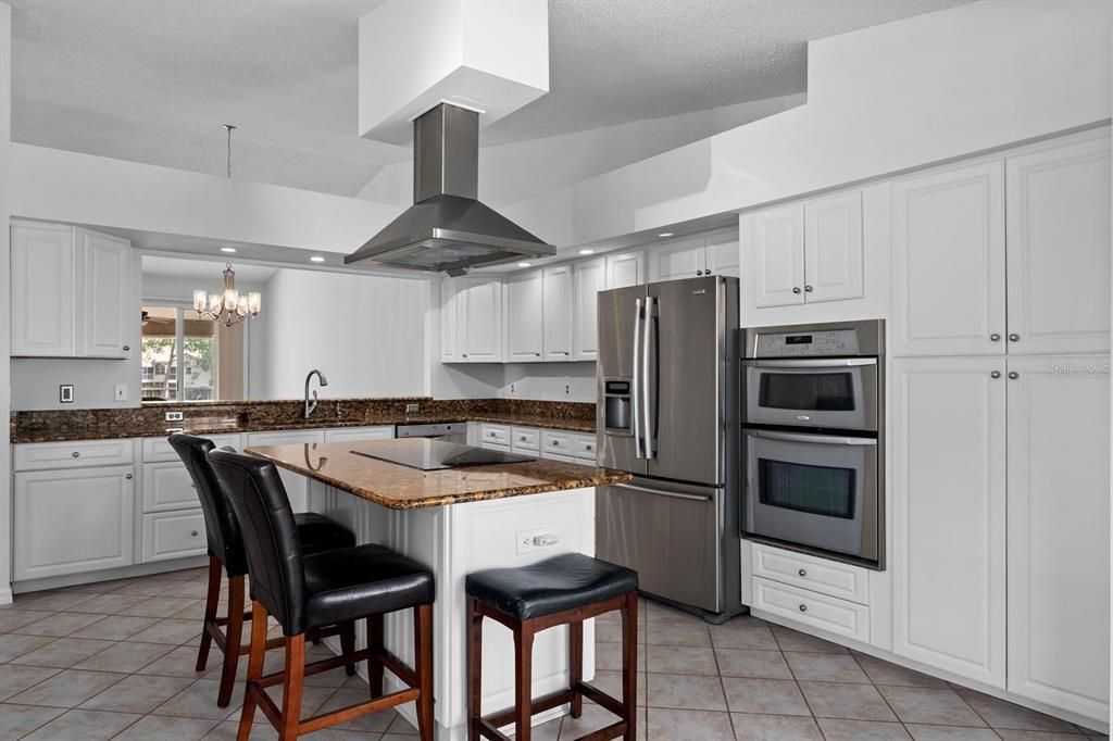 待售: $329,000 (2 贝兹, 2 浴室, 1910 平方英尺)