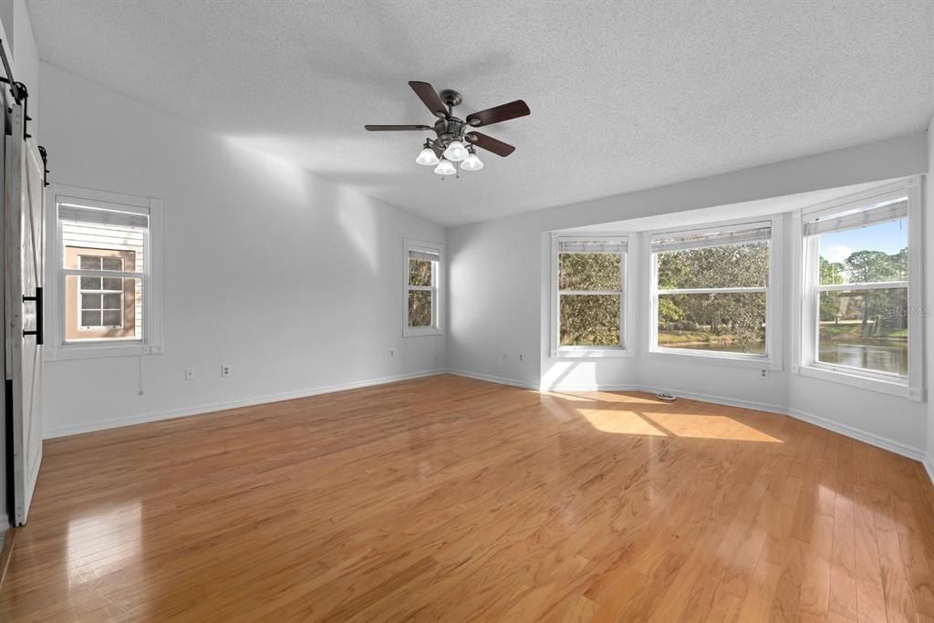 待售: $329,000 (2 贝兹, 2 浴室, 1910 平方英尺)