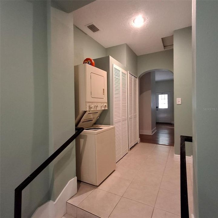 出租: $900 (4 贝兹, 2 浴室, 2090 平方英尺)