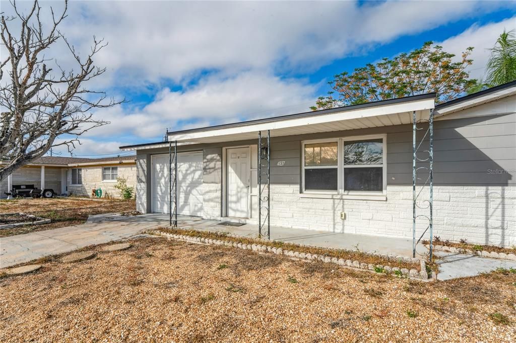 На продажу: $245,000 (2 спален, 1 ванн, 1076 Квадратных фут)