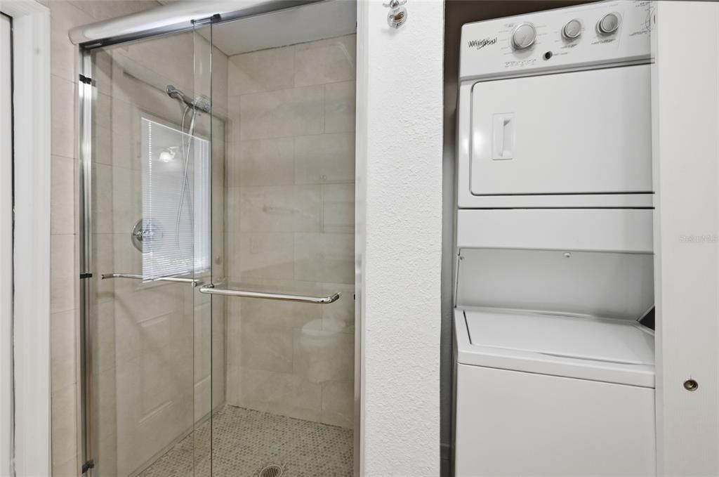 For Sale: $1,095,000 (2 beds, 2 baths, 1120 Square Feet)