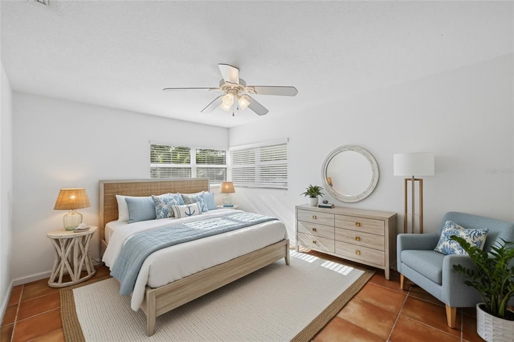 For Sale: $1,095,000 (2 beds, 2 baths, 1120 Square Feet)