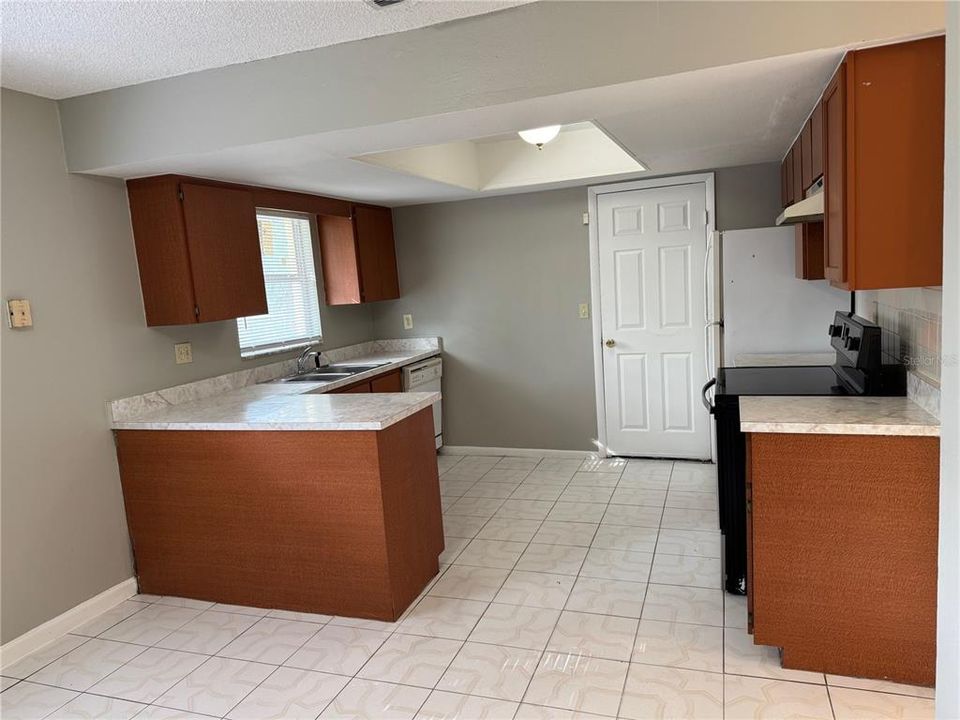 En Venta: $285,000 (3 camas, 2 baños, 1252 Pies cuadrados)