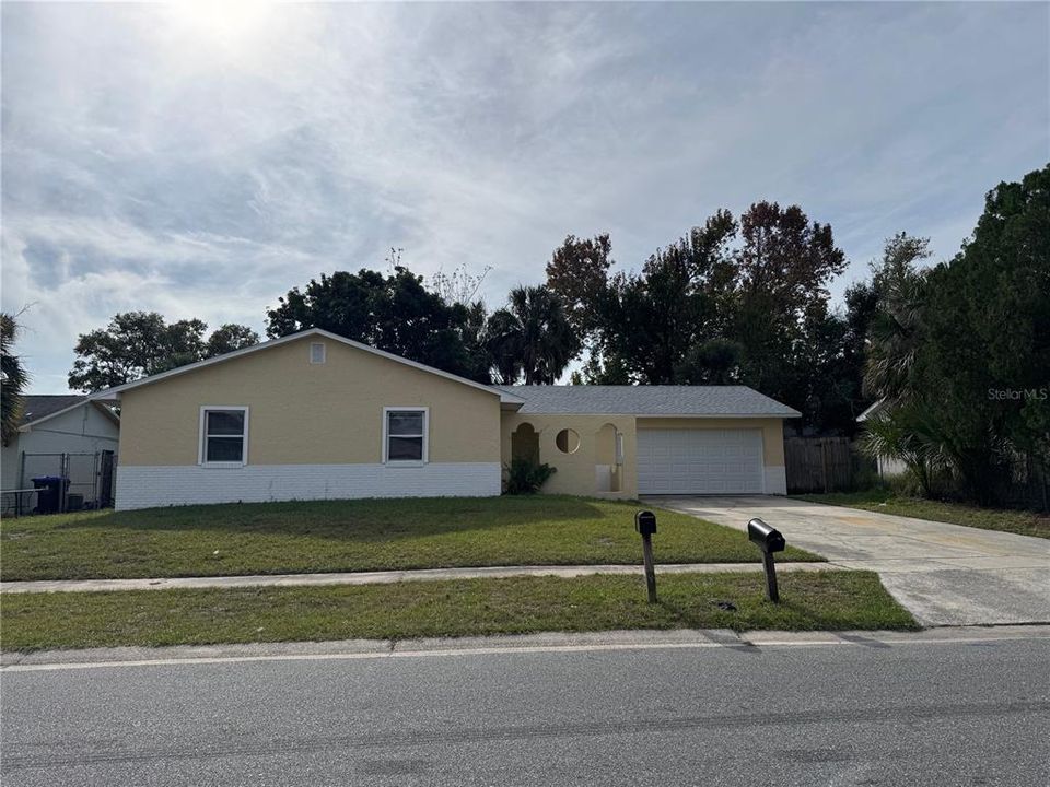 En Venta: $285,000 (3 camas, 2 baños, 1252 Pies cuadrados)