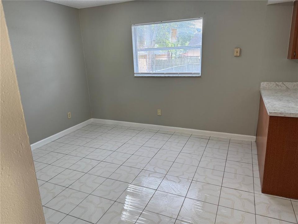 En Venta: $285,000 (3 camas, 2 baños, 1252 Pies cuadrados)