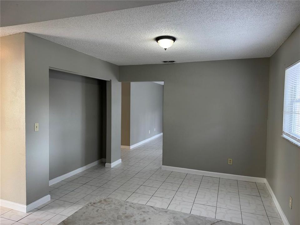 En Venta: $285,000 (3 camas, 2 baños, 1252 Pies cuadrados)