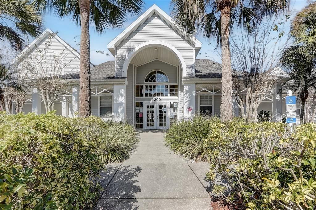 For Sale: $138,995 (1 beds, 1 baths, 733 Square Feet)