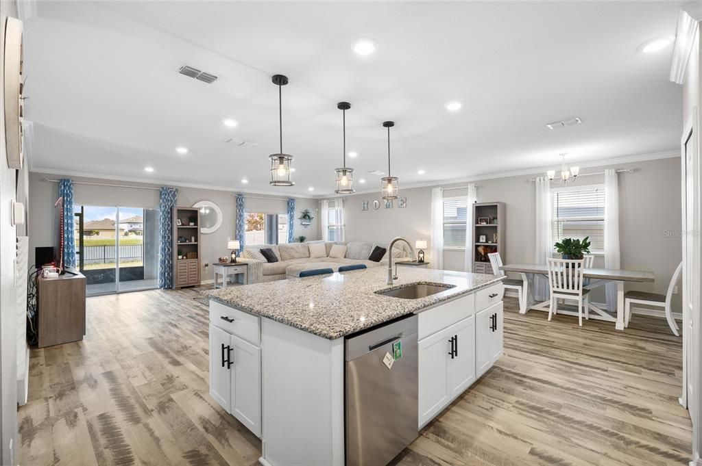 На продажу: $619,000 (4 спален, 2 ванн, 3269 Квадратных фут)