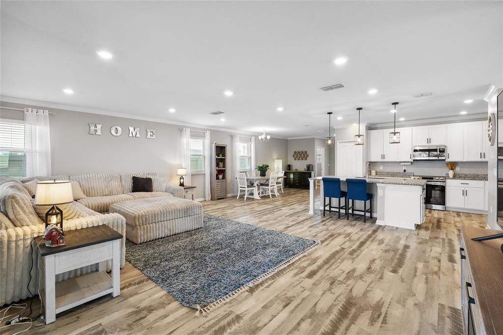 На продажу: $619,000 (4 спален, 2 ванн, 3269 Квадратных фут)