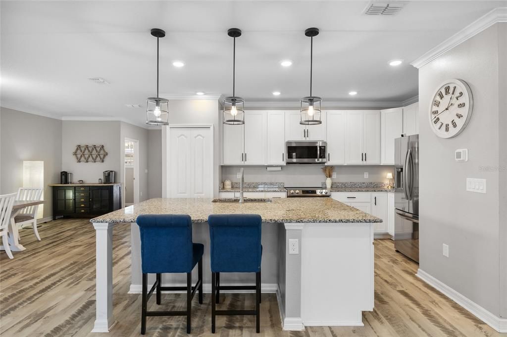 На продажу: $619,000 (4 спален, 2 ванн, 3269 Квадратных фут)