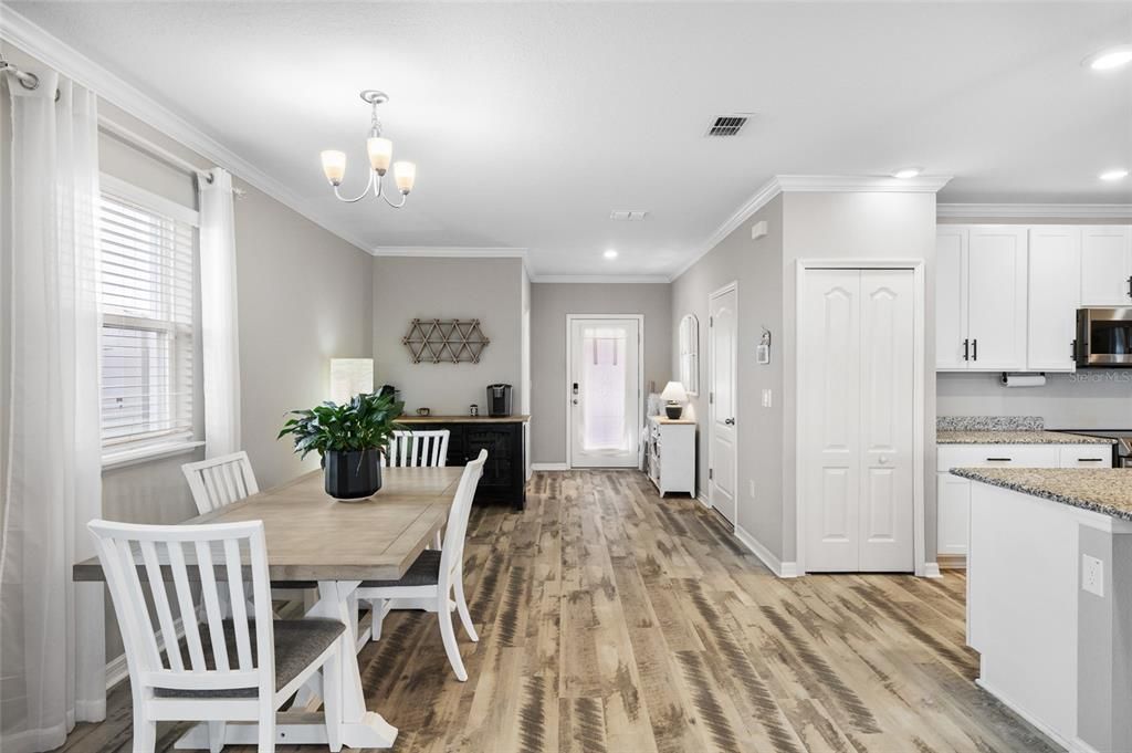 На продажу: $619,000 (4 спален, 2 ванн, 3269 Квадратных фут)