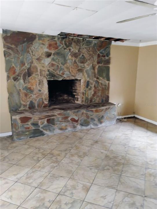 На продажу: $225,000 (2 спален, 1 ванн, 1084 Квадратных фут)