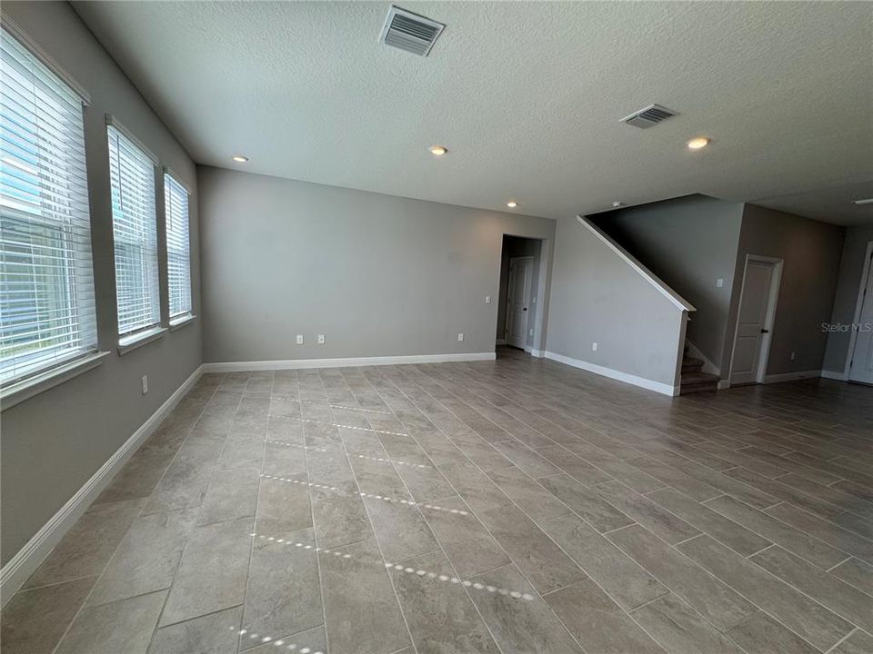 For Rent: $3,800 (4 beds, 3 baths, 2756 Square Feet)