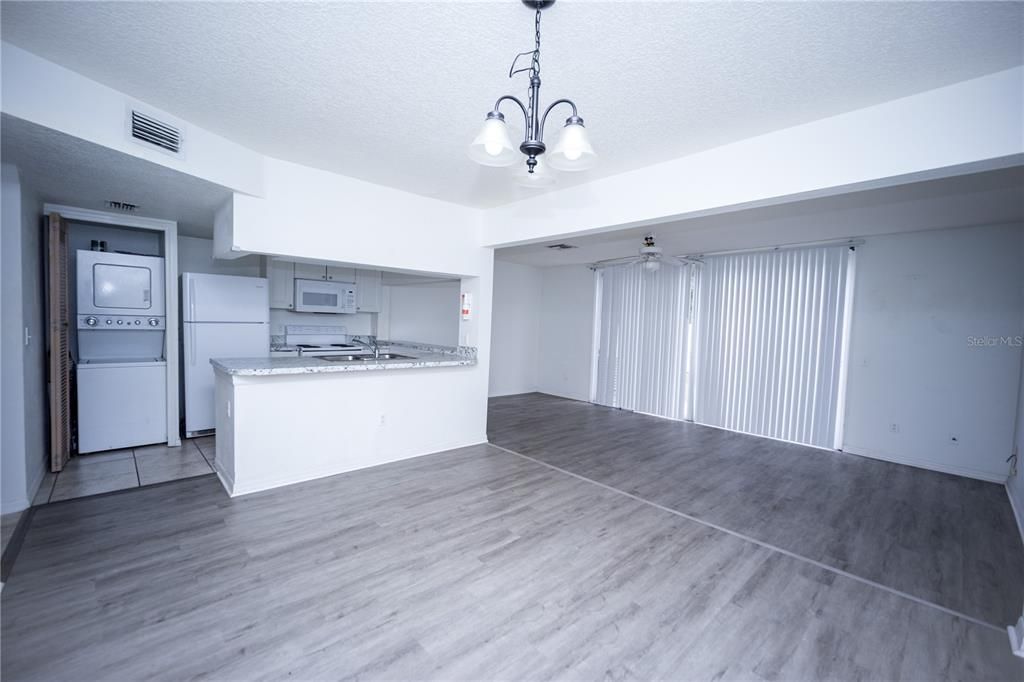 For Rent: $1,650 (3 beds, 2 baths, 1400 Square Feet)