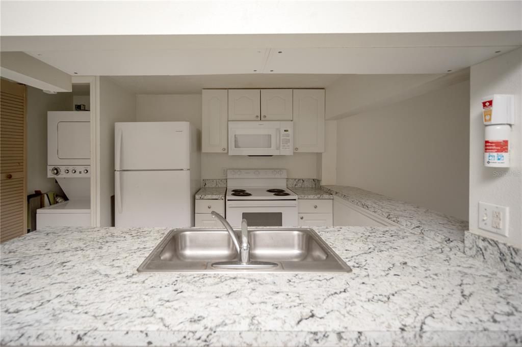 For Rent: $1,650 (3 beds, 2 baths, 1400 Square Feet)