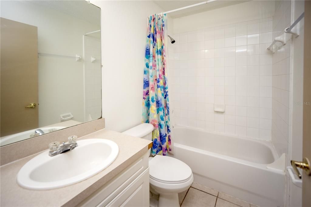 For Rent: $1,650 (3 beds, 2 baths, 1400 Square Feet)