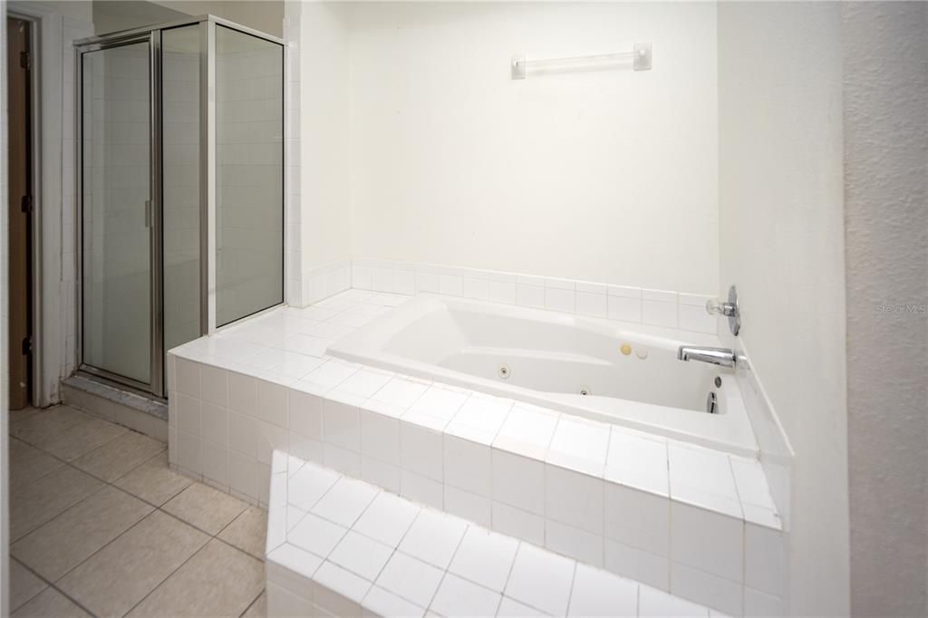 For Rent: $1,650 (3 beds, 2 baths, 1400 Square Feet)