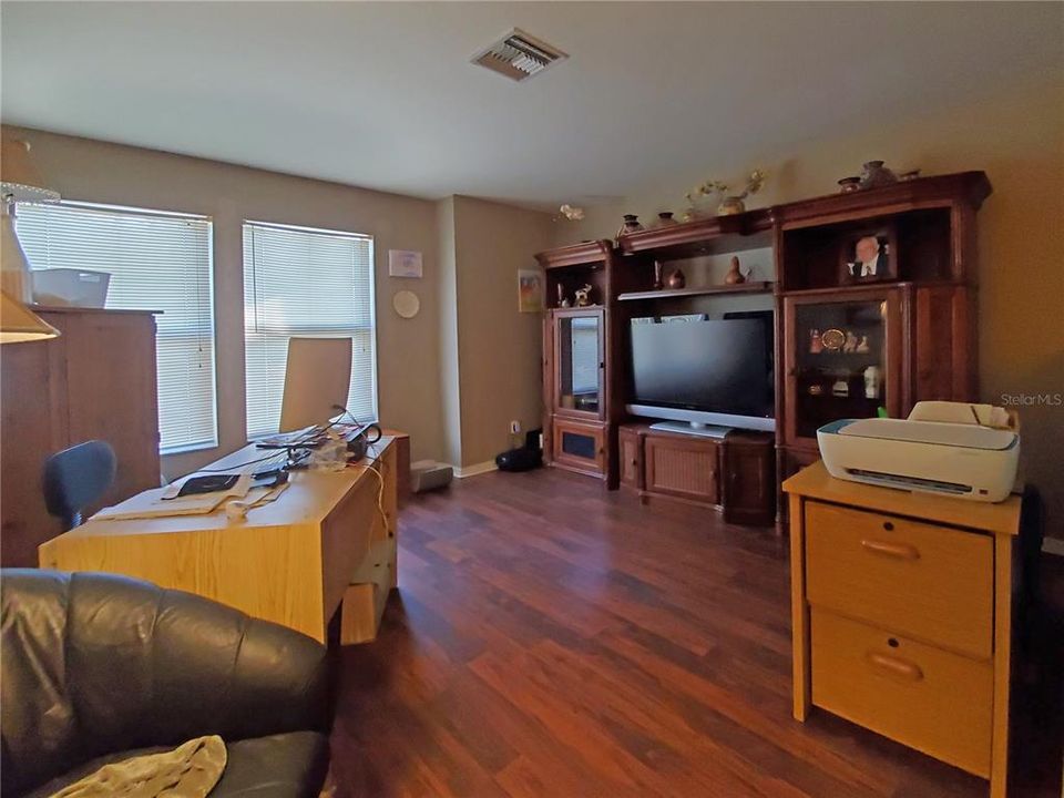 На продажу: $299,900 (3 спален, 2 ванн, 2397 Квадратных фут)