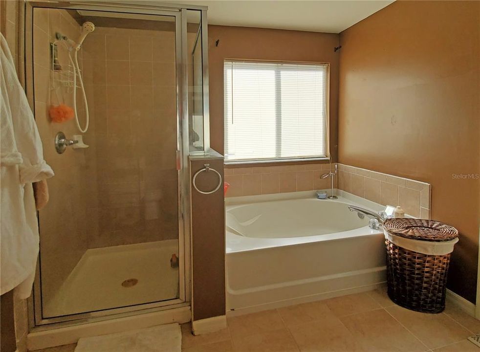 На продажу: $299,900 (3 спален, 2 ванн, 2397 Квадратных фут)