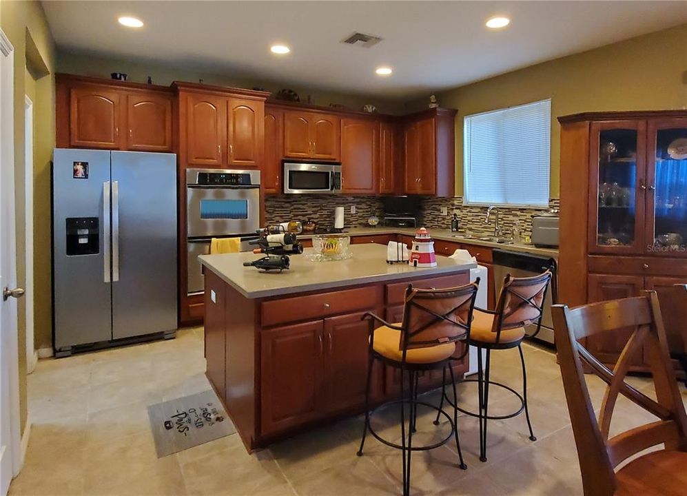 На продажу: $299,900 (3 спален, 2 ванн, 2397 Квадратных фут)