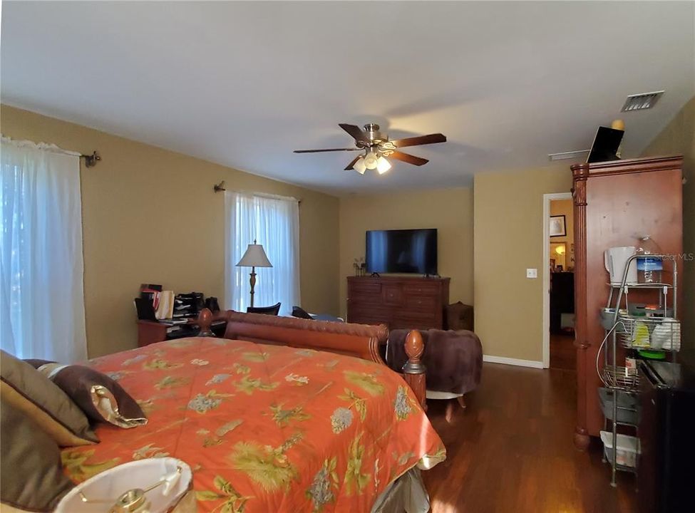 На продажу: $299,900 (3 спален, 2 ванн, 2397 Квадратных фут)