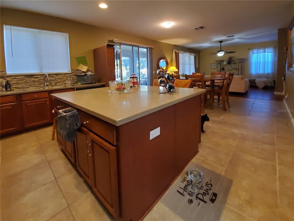 На продажу: $299,900 (3 спален, 2 ванн, 2397 Квадратных фут)