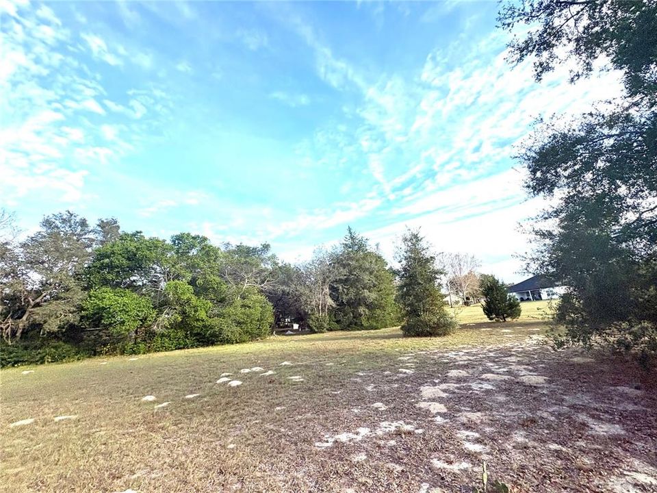 待售: $42,000 (1.01 acres)