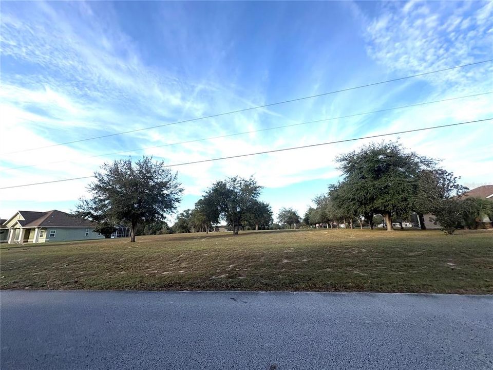 待售: $42,000 (1.01 acres)