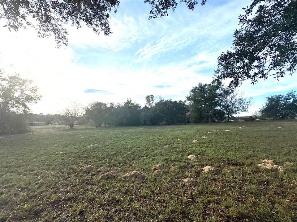 待售: $42,000 (1.01 acres)