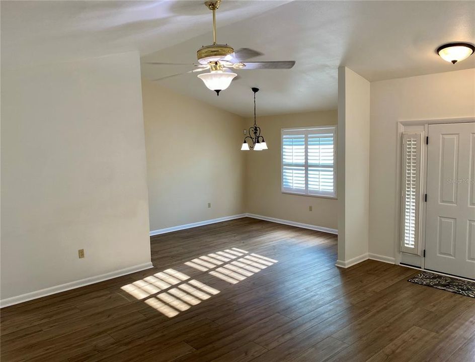 En Venta: $345,000 (3 camas, 2 baños, 1460 Pies cuadrados)