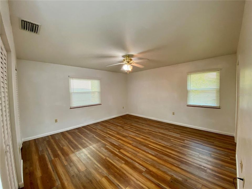 En Venta: $345,000 (3 camas, 2 baños, 1460 Pies cuadrados)