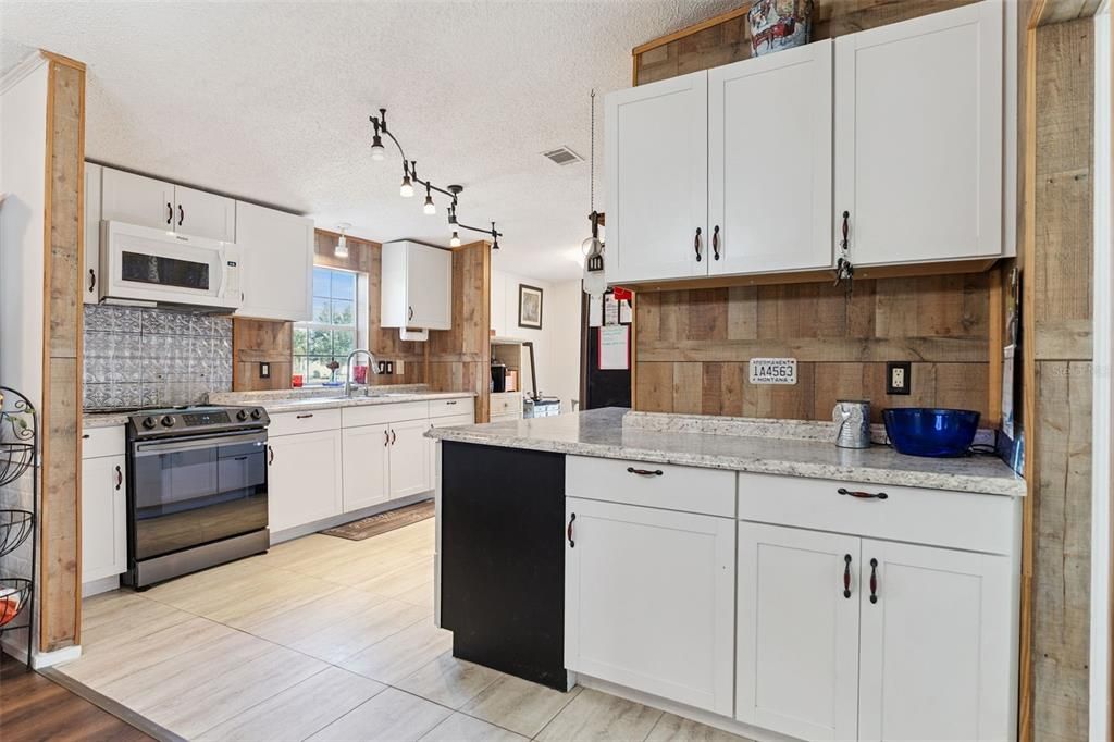 待售: $255,000 (3 贝兹, 2 浴室, 1488 平方英尺)