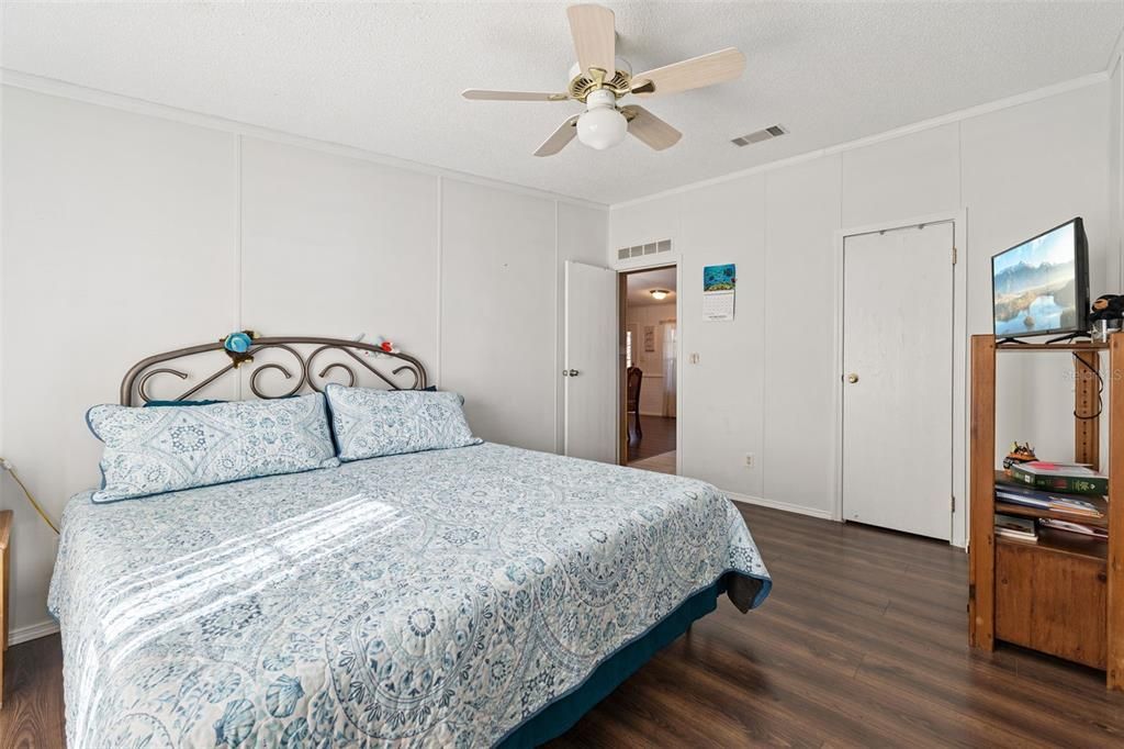 待售: $255,000 (3 贝兹, 2 浴室, 1488 平方英尺)