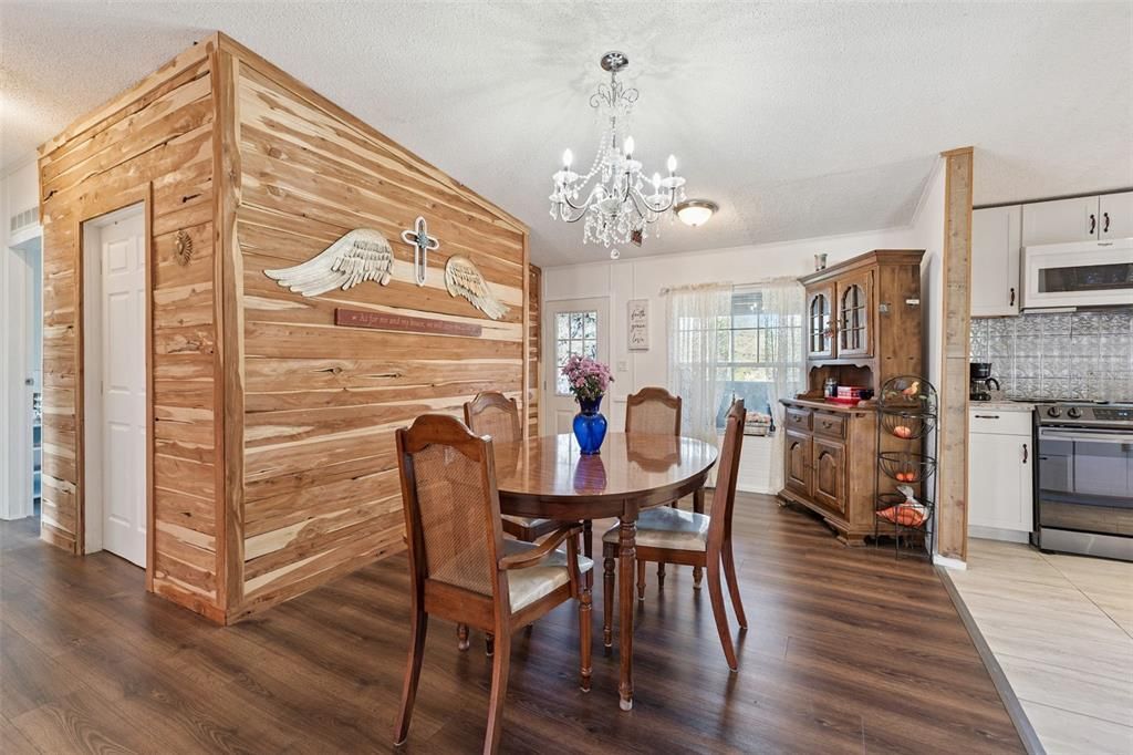 待售: $255,000 (3 贝兹, 2 浴室, 1488 平方英尺)