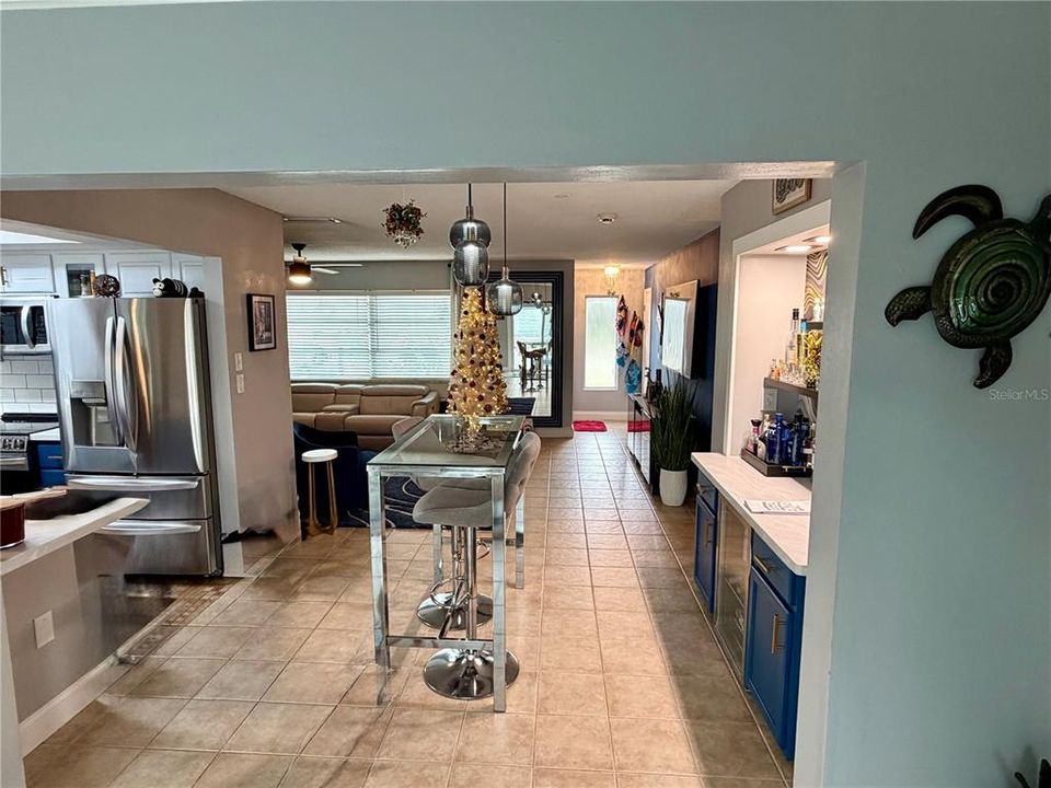 For Sale: $449,000 (2 beds, 2 baths, 1284 Square Feet)