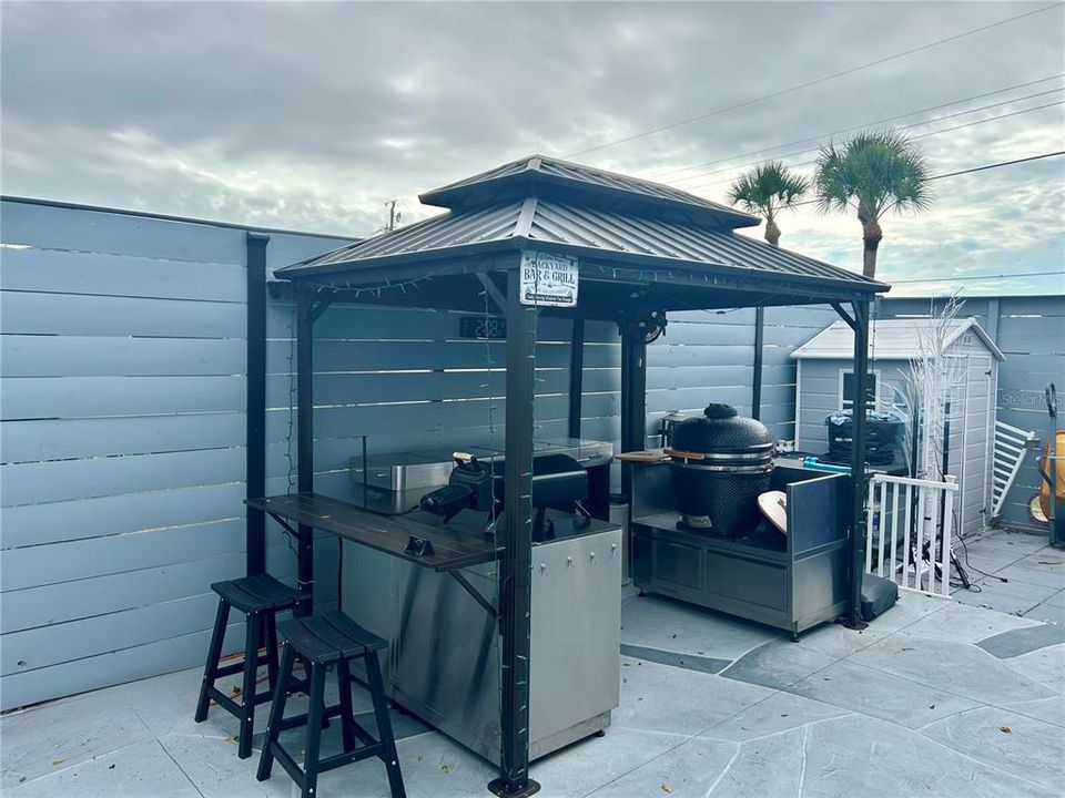 For Sale: $449,000 (2 beds, 2 baths, 1284 Square Feet)