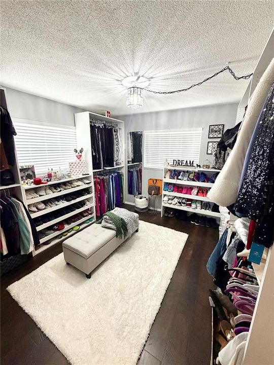 For Sale: $449,000 (2 beds, 2 baths, 1284 Square Feet)