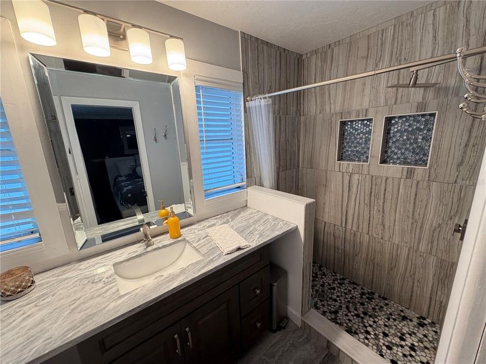 For Sale: $449,000 (2 beds, 2 baths, 1284 Square Feet)