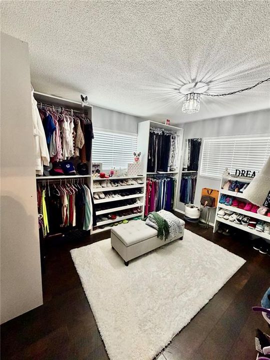 For Sale: $449,000 (2 beds, 2 baths, 1284 Square Feet)