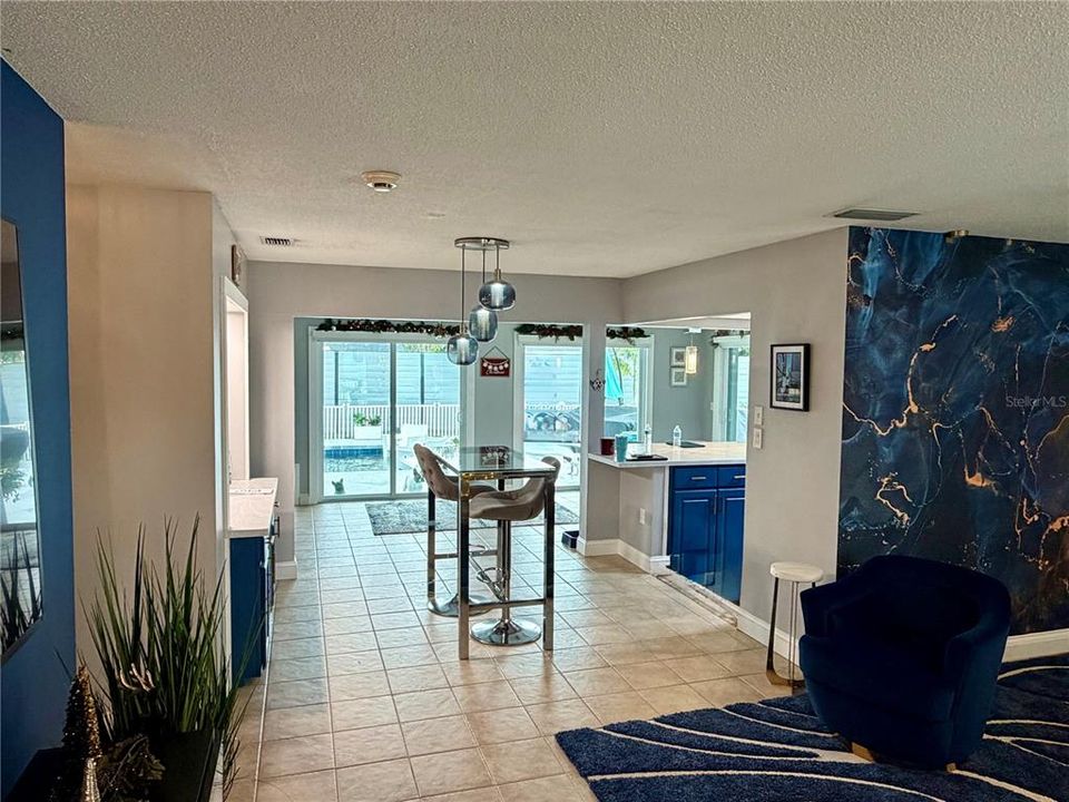 For Sale: $449,000 (2 beds, 2 baths, 1284 Square Feet)