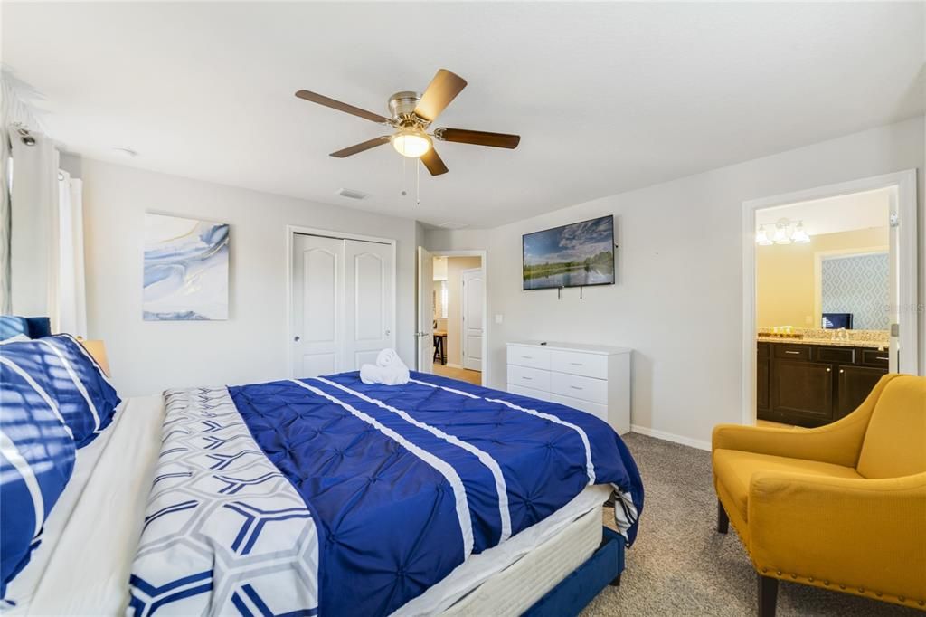 На продажу: $600,000 (6 спален, 4 ванн, 3888 Квадратных фут)