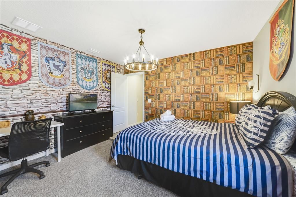 На продажу: $600,000 (6 спален, 4 ванн, 3888 Квадратных фут)