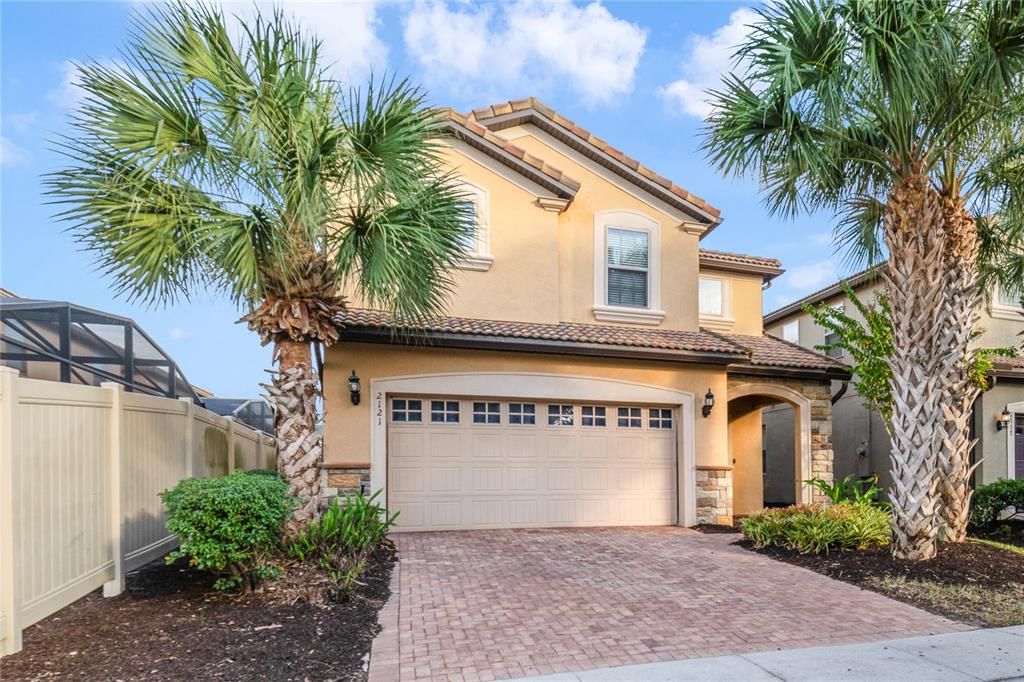 На продажу: $600,000 (6 спален, 4 ванн, 3888 Квадратных фут)