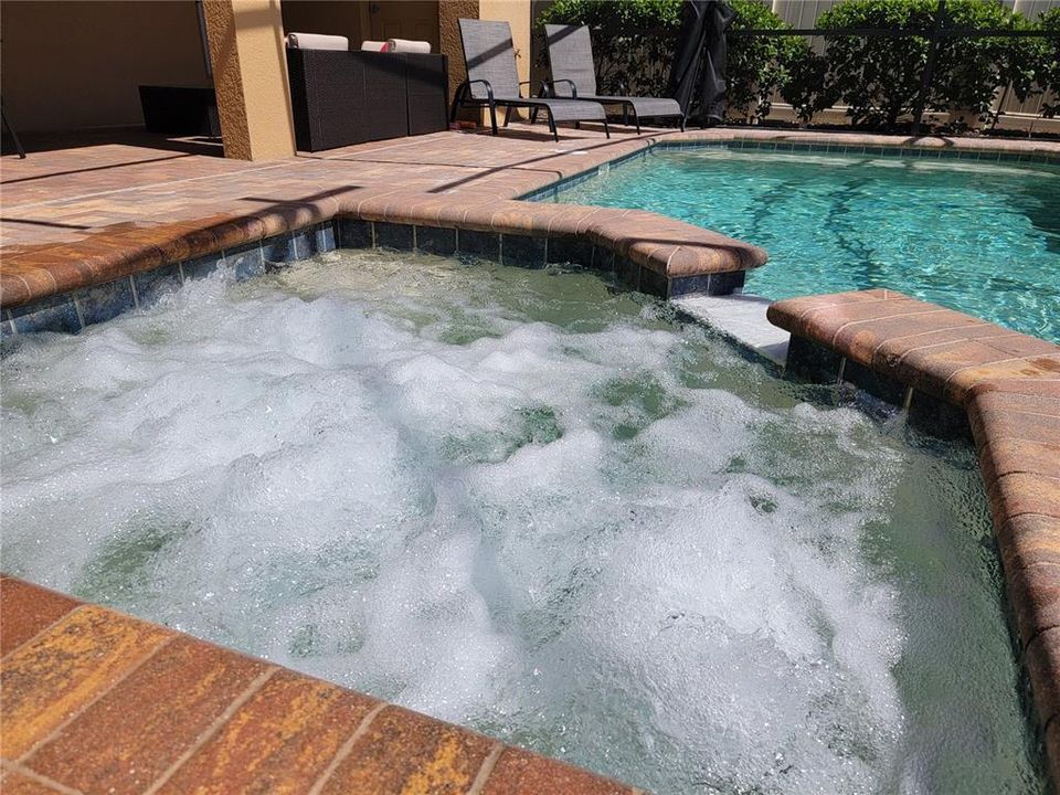 На продажу: $600,000 (6 спален, 4 ванн, 3888 Квадратных фут)