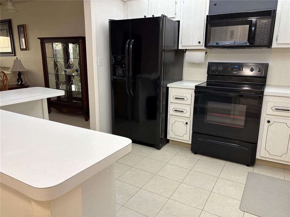 出租: $1,850 (1 贝兹, 1 浴室, 810 平方英尺)