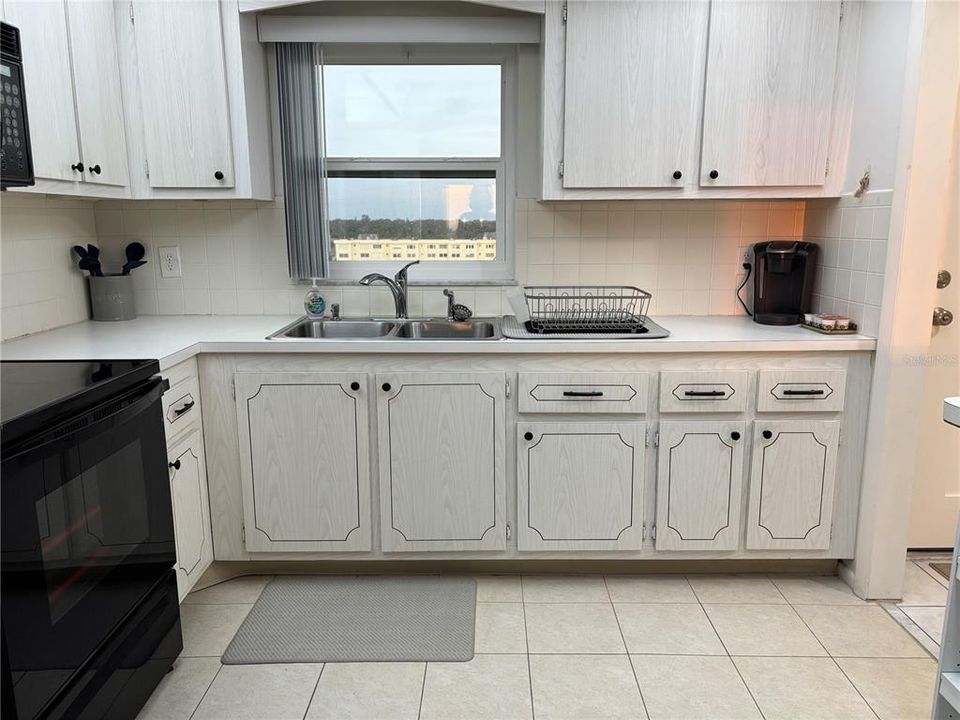 出租: $1,850 (1 贝兹, 1 浴室, 810 平方英尺)