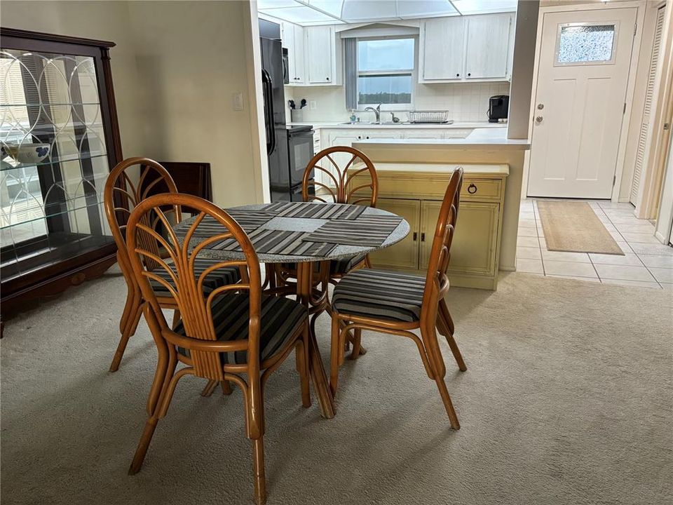 出租: $1,850 (1 贝兹, 1 浴室, 810 平方英尺)